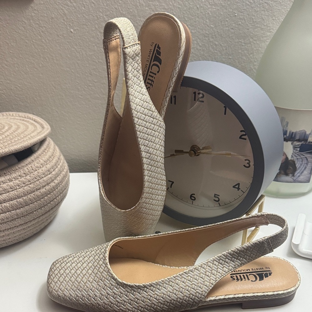 Cliffs by White Mountain Women's Textured Cream Slingback Flats